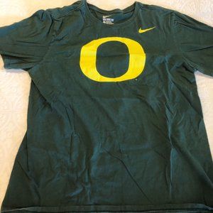 Nike Oregon Ducks T-shirt, green with yellow logo, size L